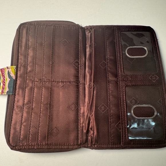 Vera Bradley Turn Lock Wallet Heirloom Paisley - Retired Pattern RFID - Picture 3 of 11